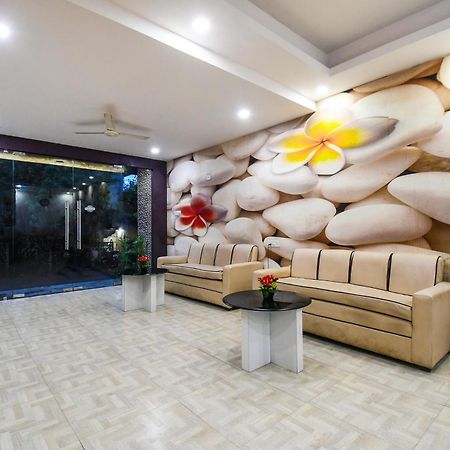 Super Townhouse Best Inn Khandagiri المظهر الخارجي الصورة