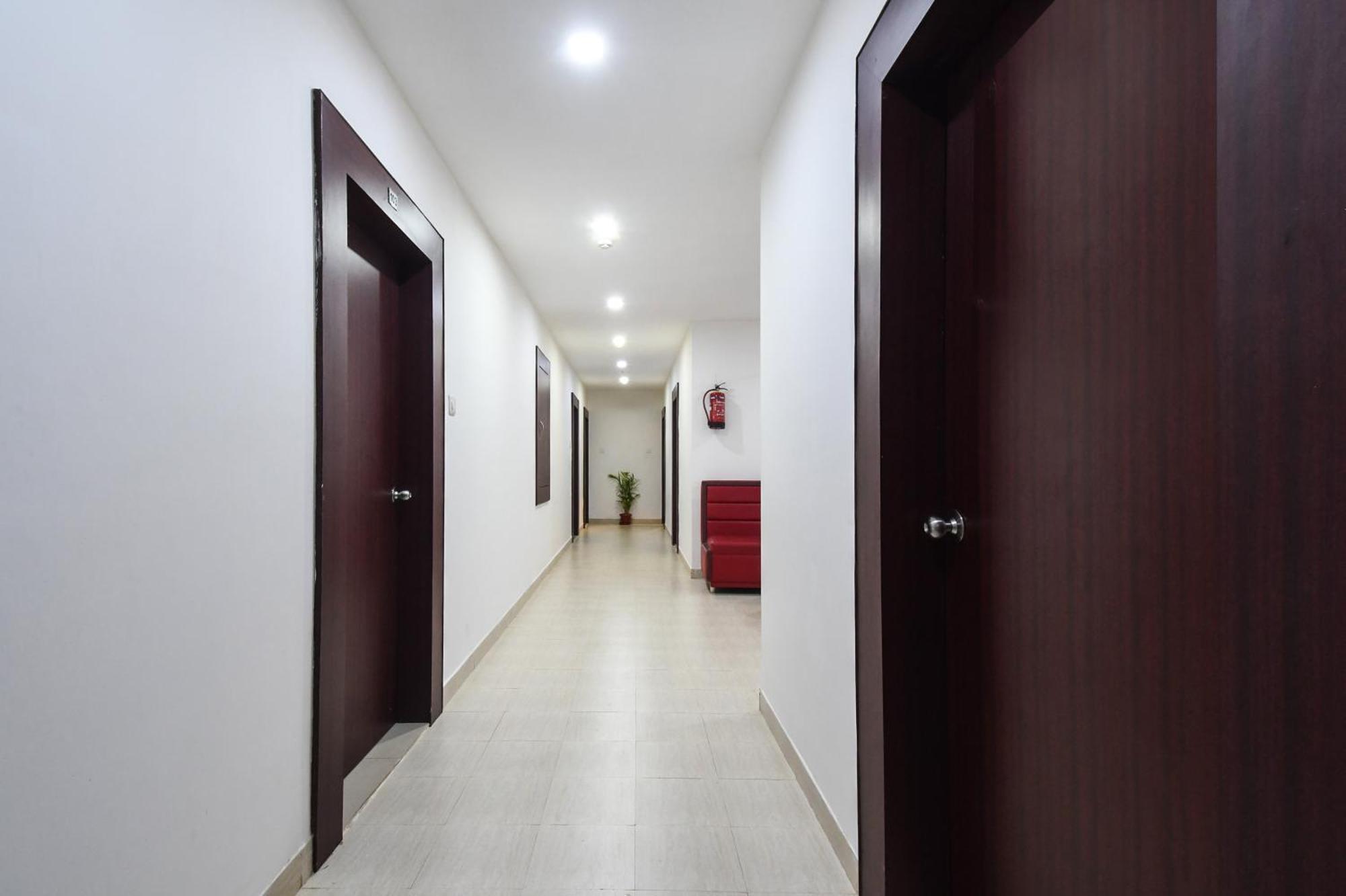 Super Townhouse Best Inn Khandagiri المظهر الخارجي الصورة