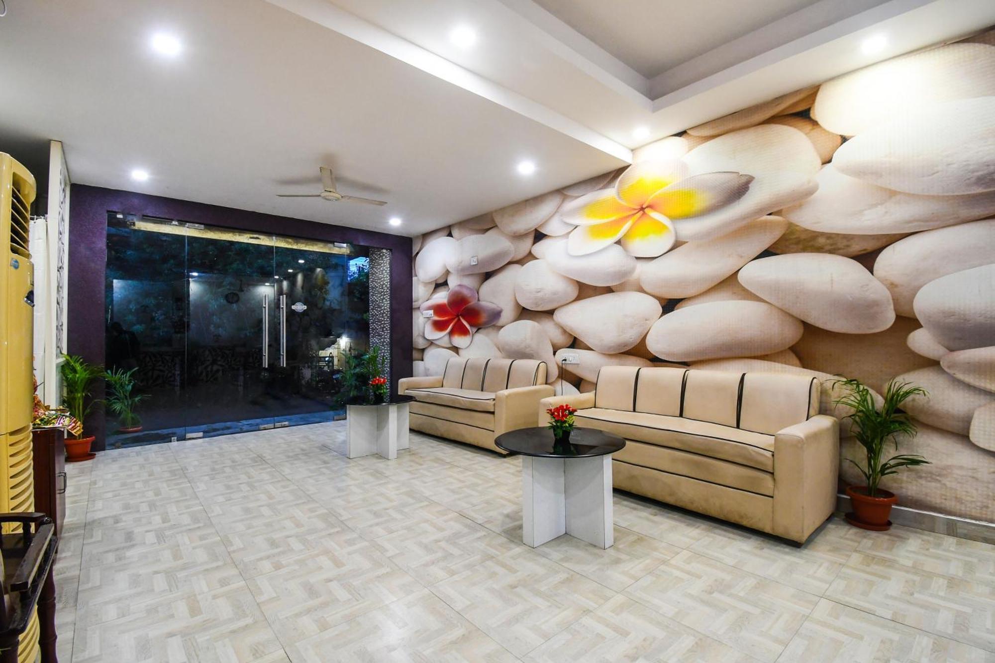 Super Townhouse Best Inn Khandagiri المظهر الخارجي الصورة