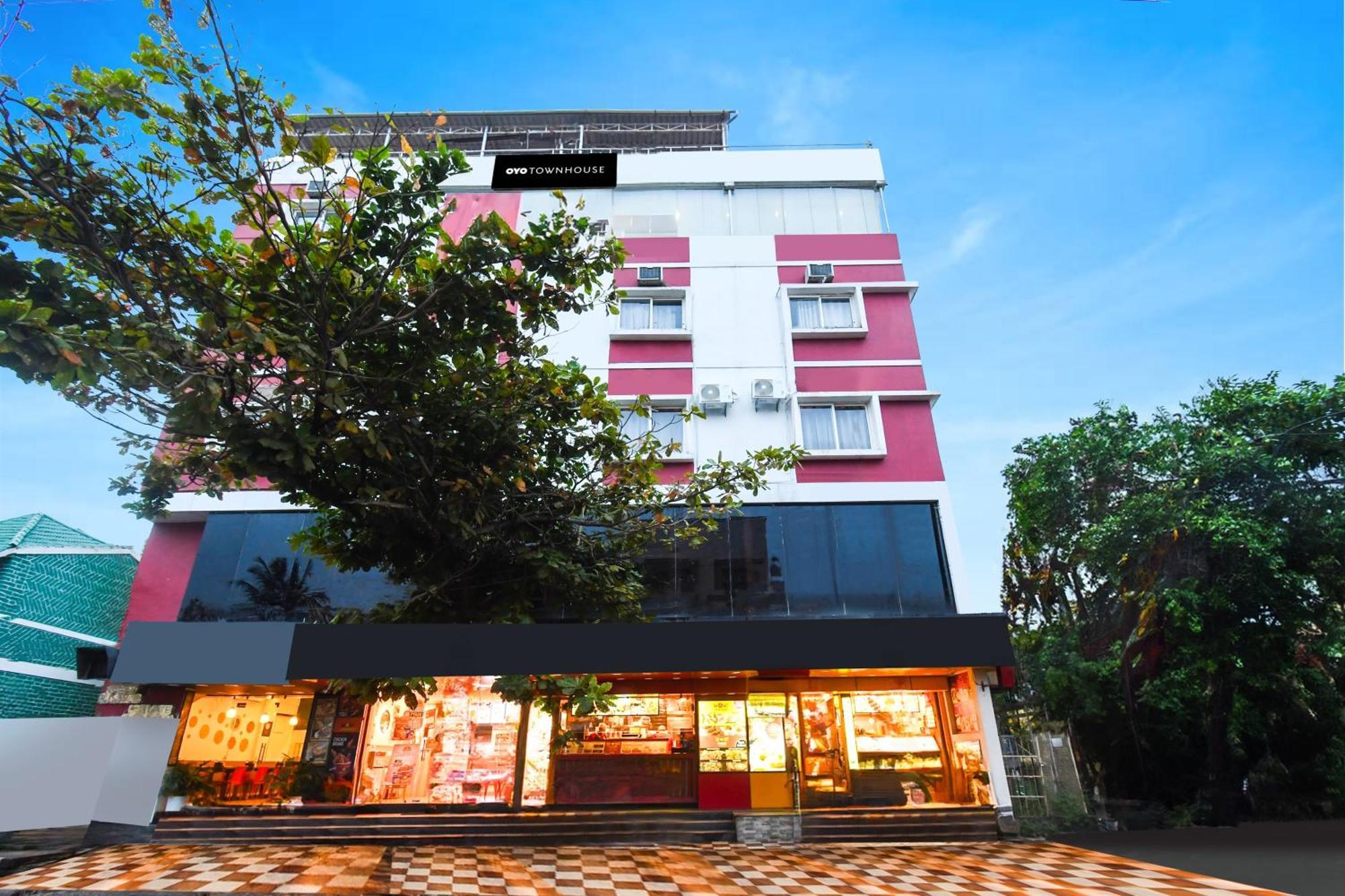 Super Townhouse Best Inn Khandagiri المظهر الخارجي الصورة