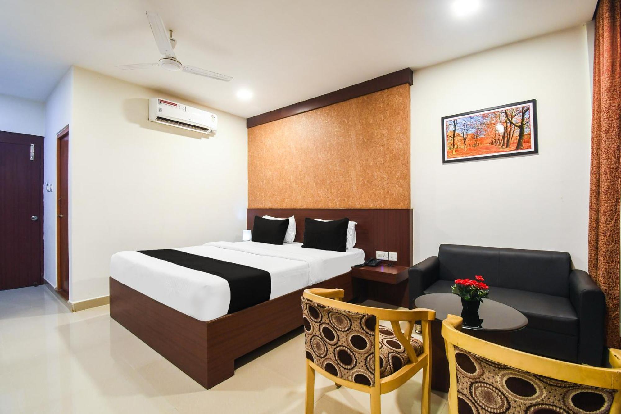 Super Townhouse Best Inn Khandagiri المظهر الخارجي الصورة