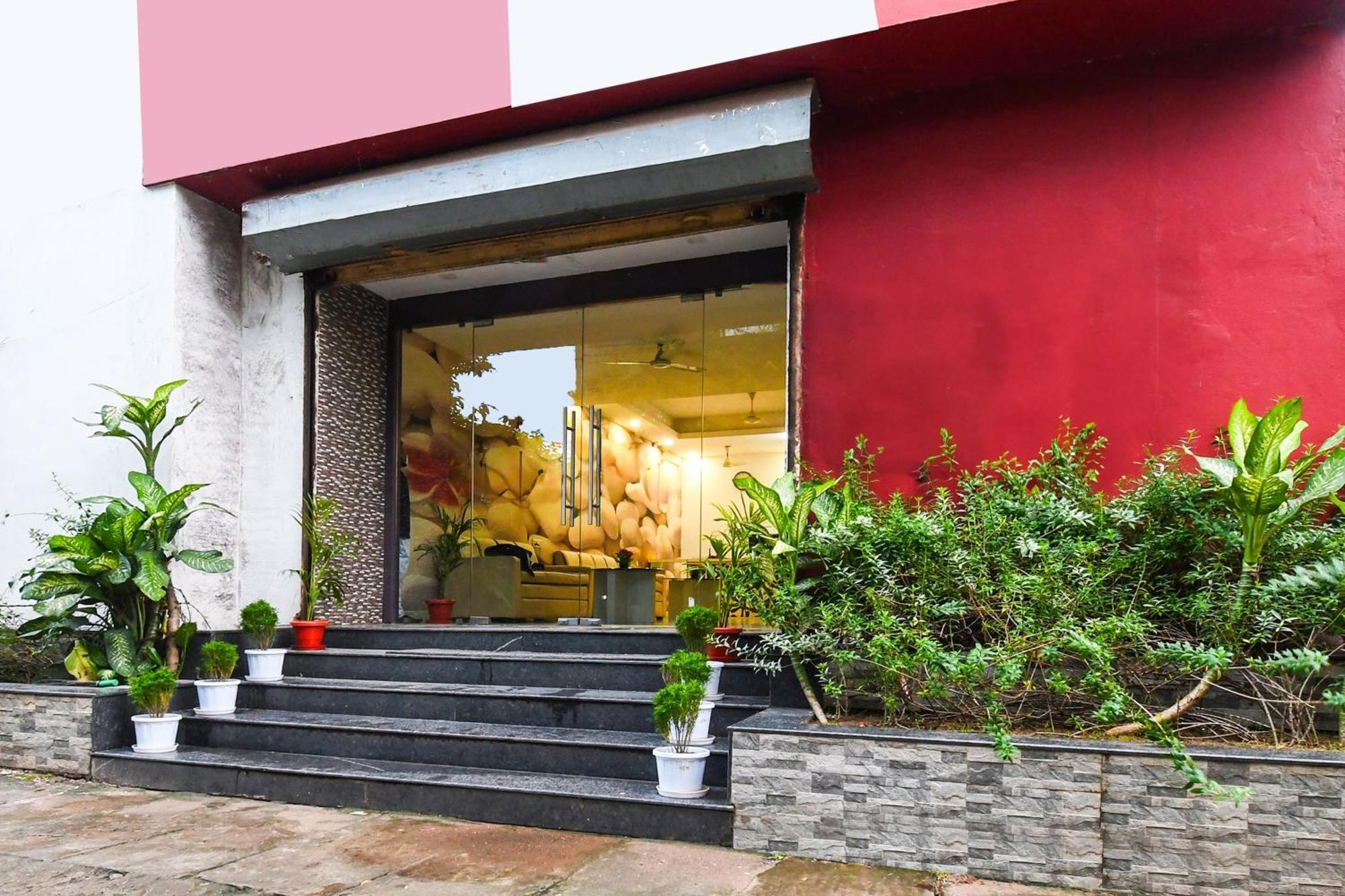 Super Townhouse Best Inn Khandagiri المظهر الخارجي الصورة