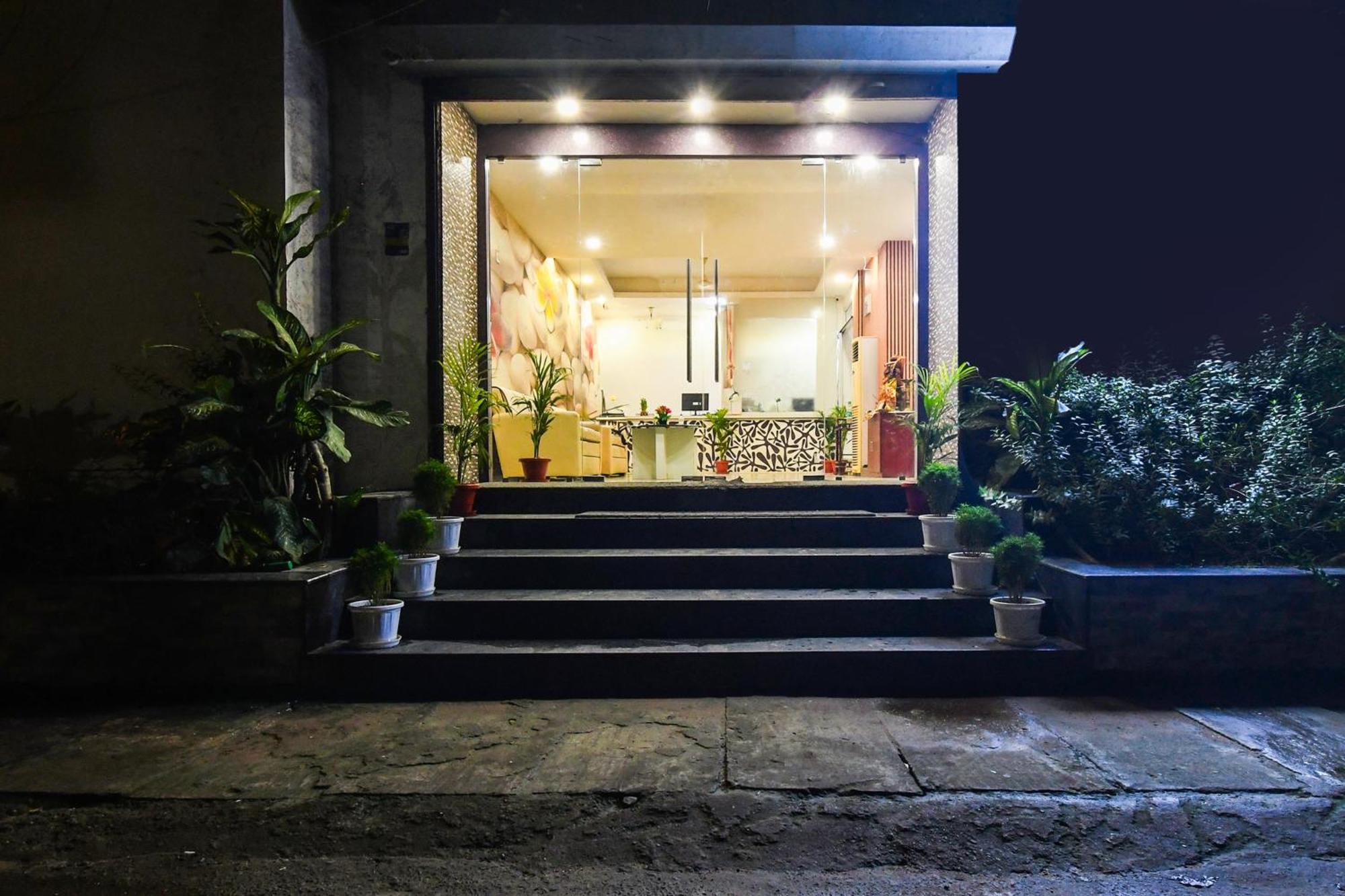 Super Townhouse Best Inn Khandagiri المظهر الخارجي الصورة