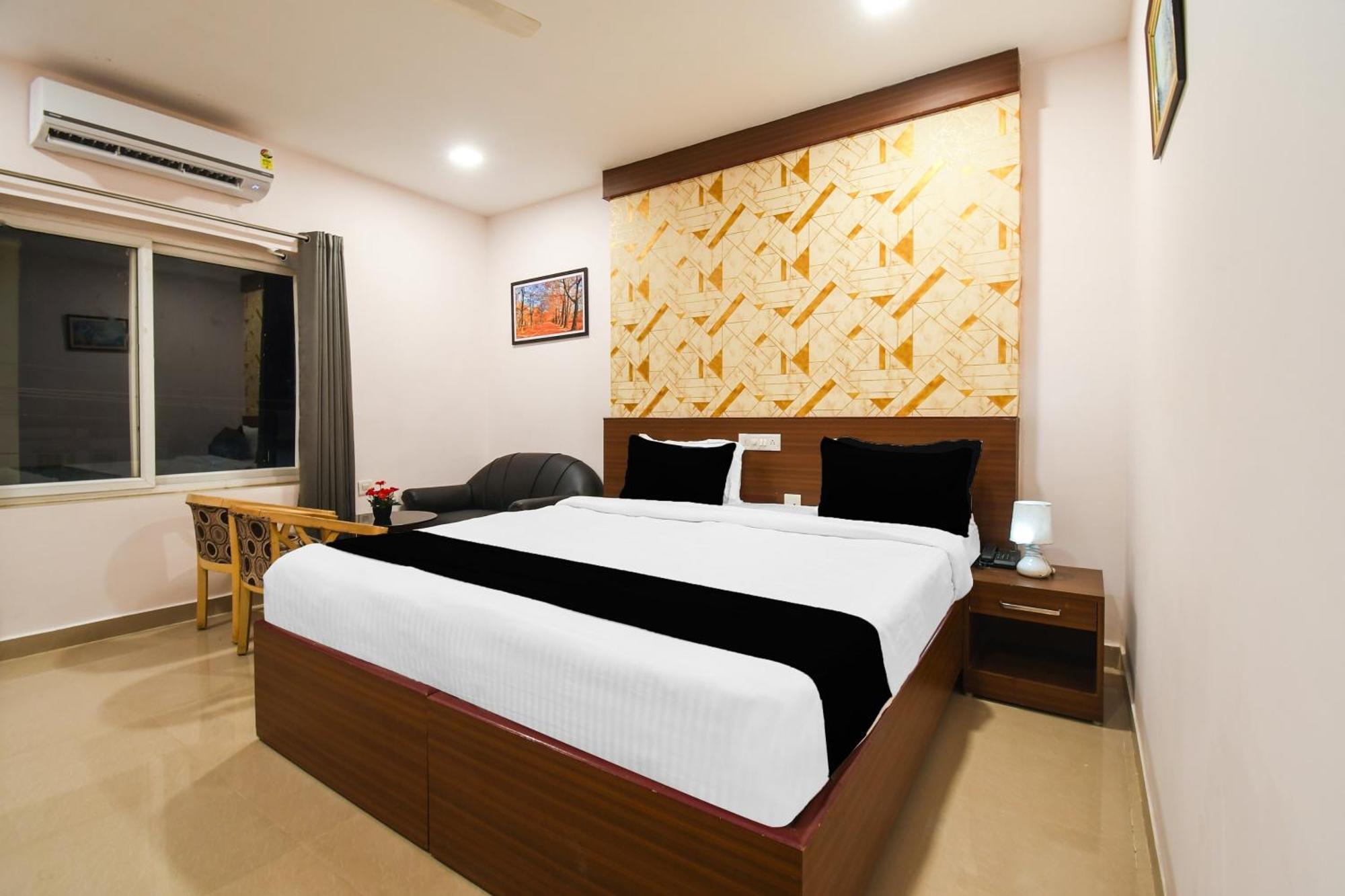 Super Townhouse Best Inn Khandagiri المظهر الخارجي الصورة