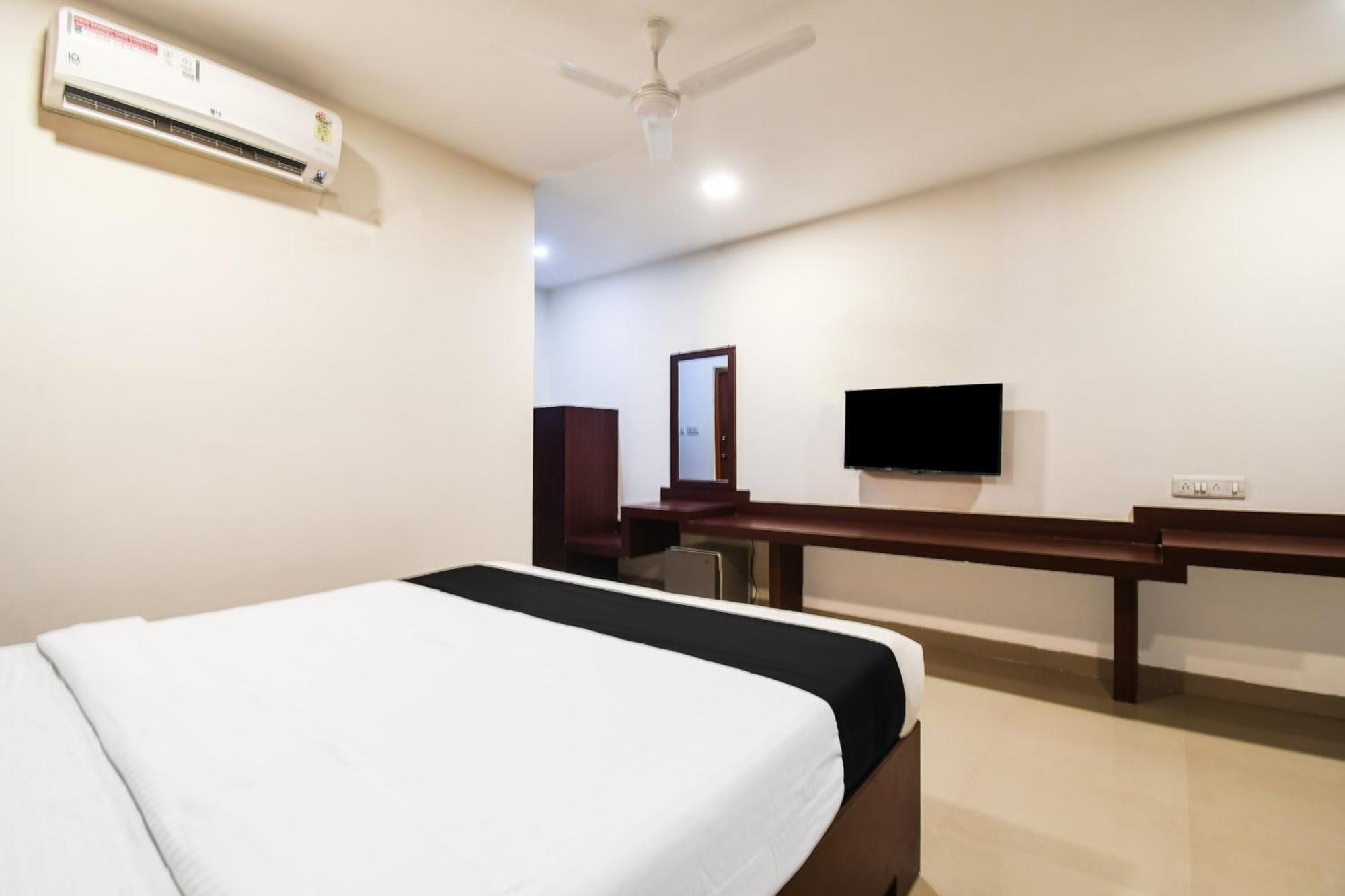 Super Townhouse Best Inn Khandagiri المظهر الخارجي الصورة