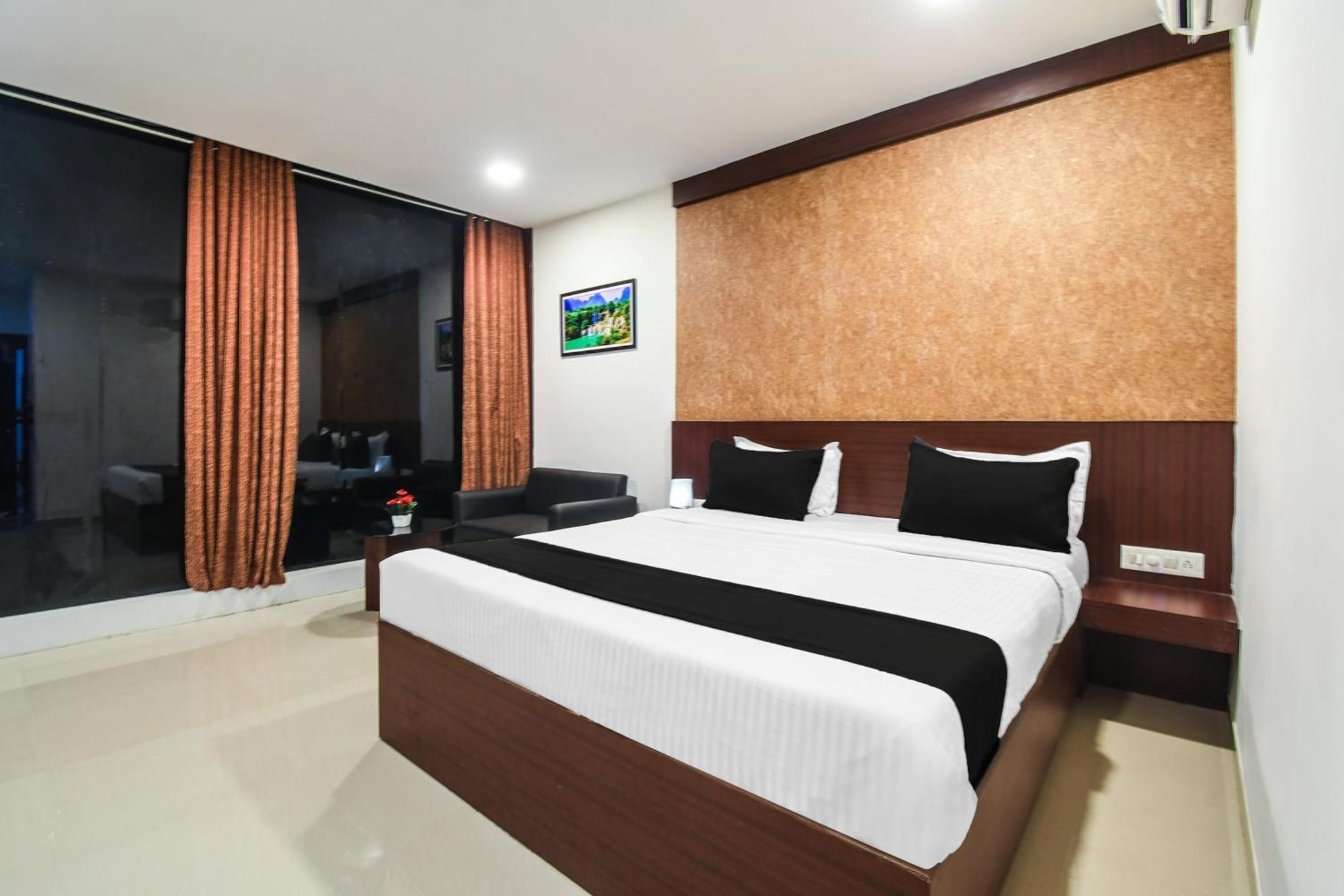 Super Townhouse Best Inn Khandagiri المظهر الخارجي الصورة