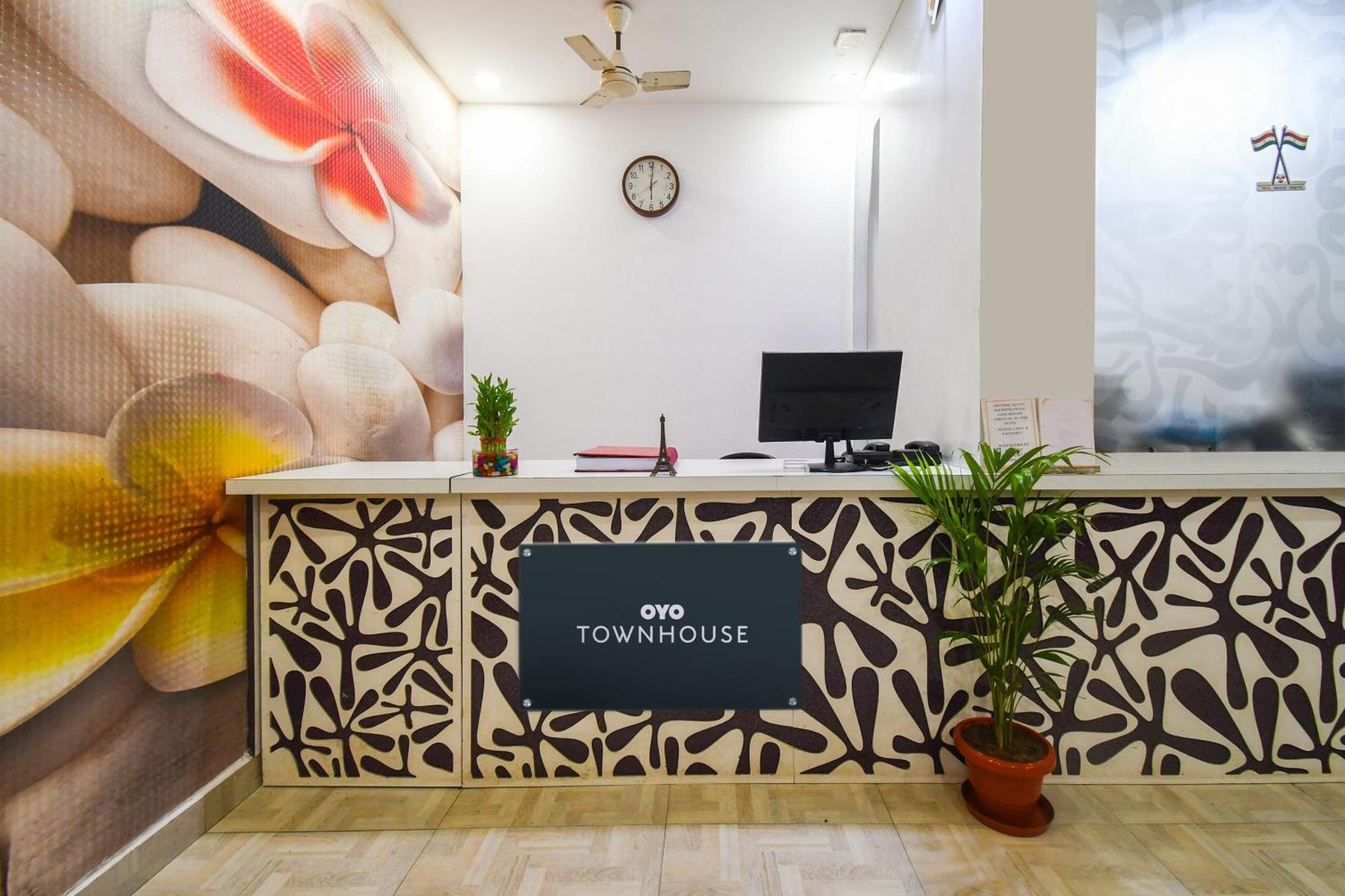 Super Townhouse Best Inn Khandagiri المظهر الخارجي الصورة