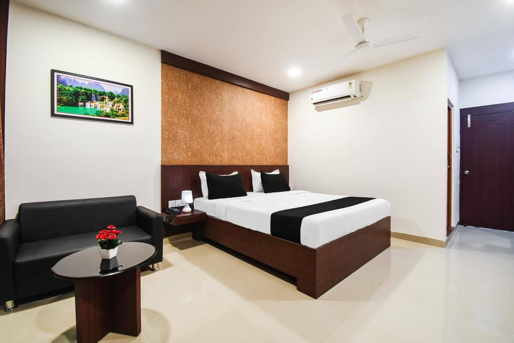 Super Townhouse Best Inn Khandagiri المظهر الخارجي الصورة