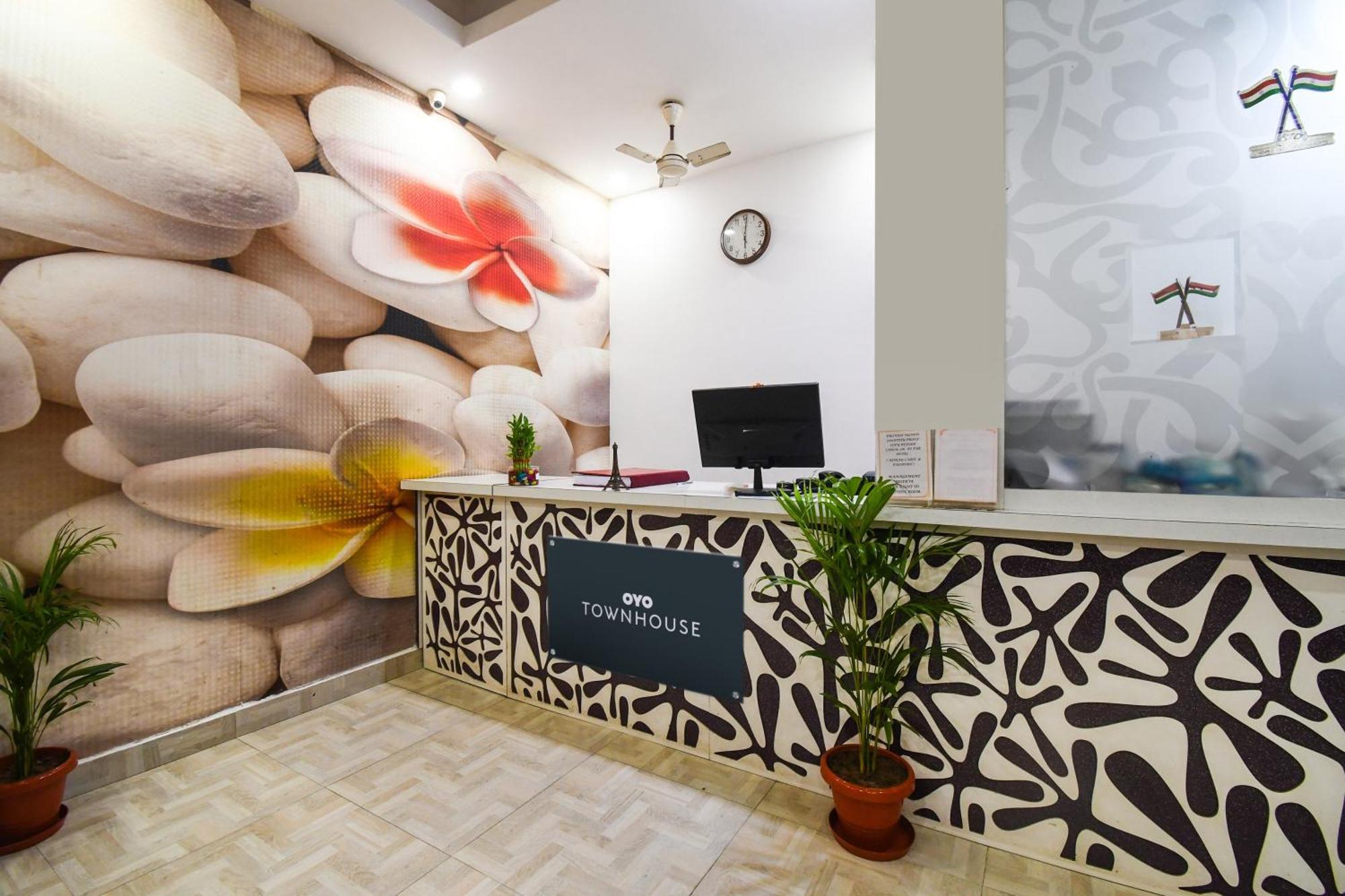 Super Townhouse Best Inn Khandagiri المظهر الخارجي الصورة